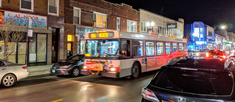 Practical tips — timing, transit, and respectful visiting