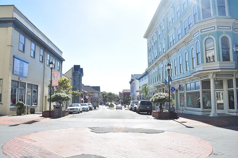 Old Town & the Waterfront Stroll