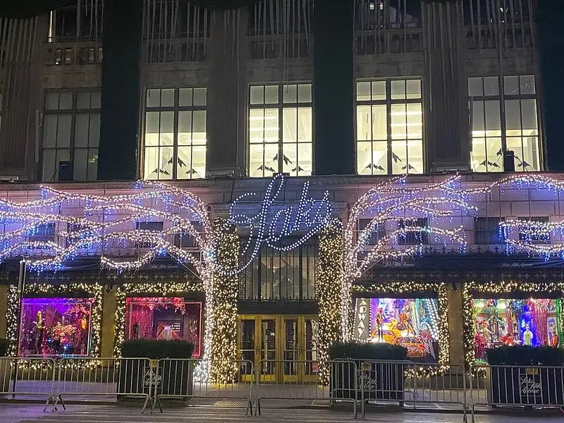 See the Holiday Windows Along Fifth Avenue