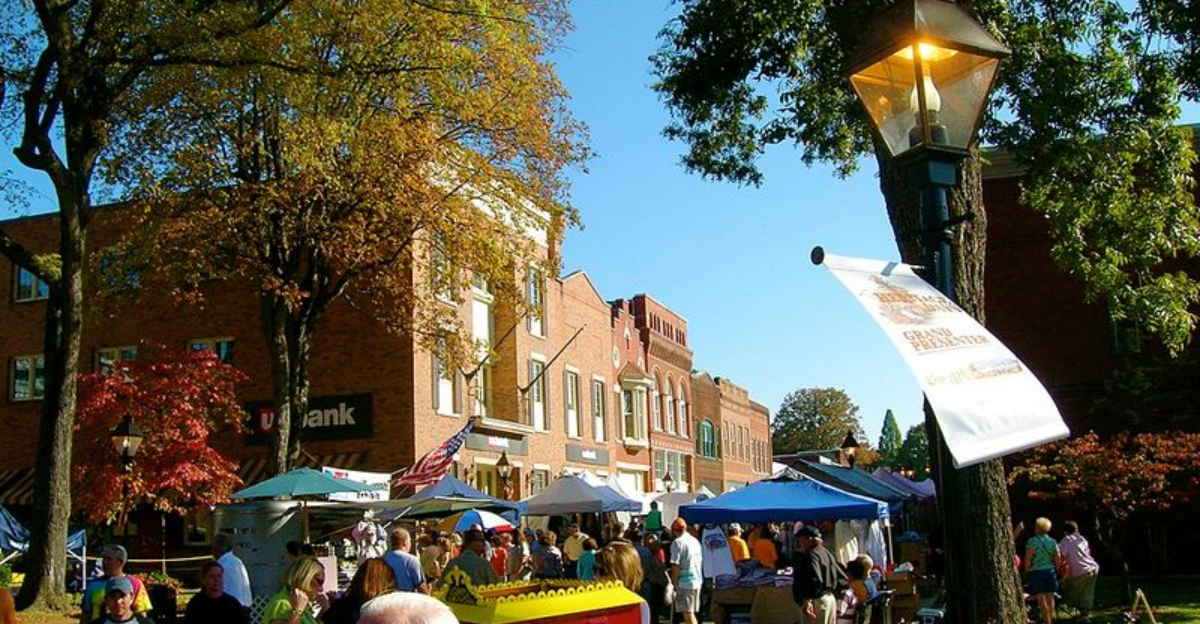 In eastern Tennessee a historic town with festive streets gentle