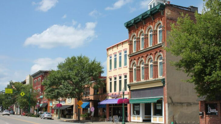 In the Midwest heartland lie 8 Ohio towns that are friendly, affordable, and full of character