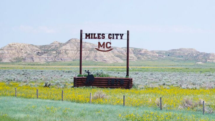 In western North Dakota and eastern Montana, 8 prairie-edge mountain towns make family camping easy and unforgettable