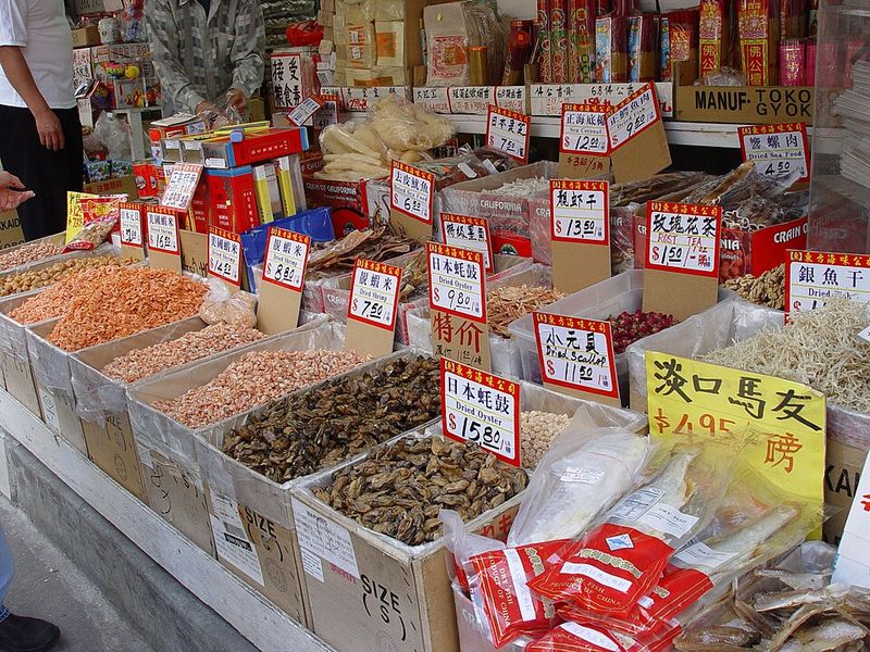 Chinatown food markets and street vendors