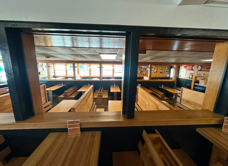 Atmosphere: No-Frills, All Flavor