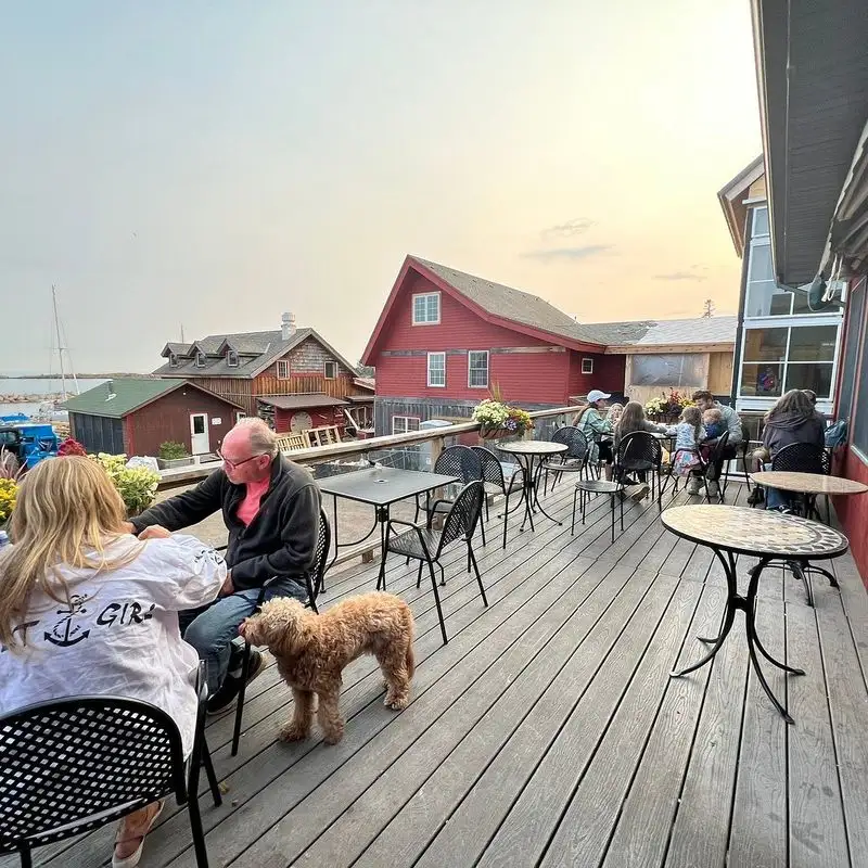 Make it a perfect North Shore stop