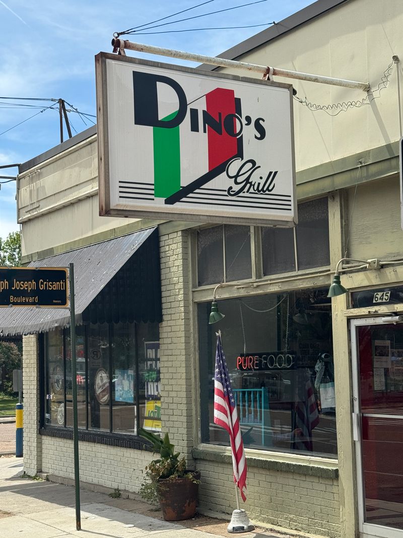 Dino’s Grill — Memphis