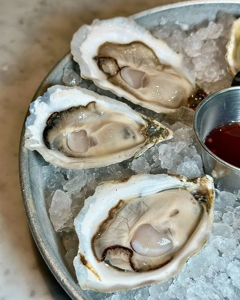 Hank’s Oyster Bar (Old Town)