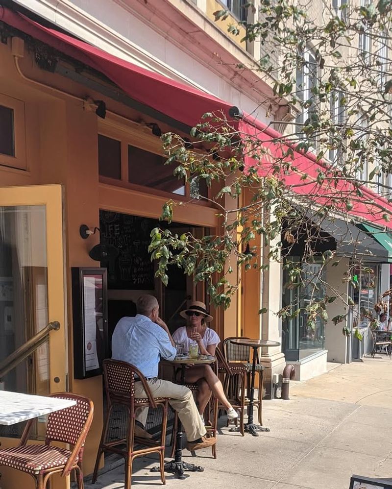 Bistro V (Greenwich, CT)