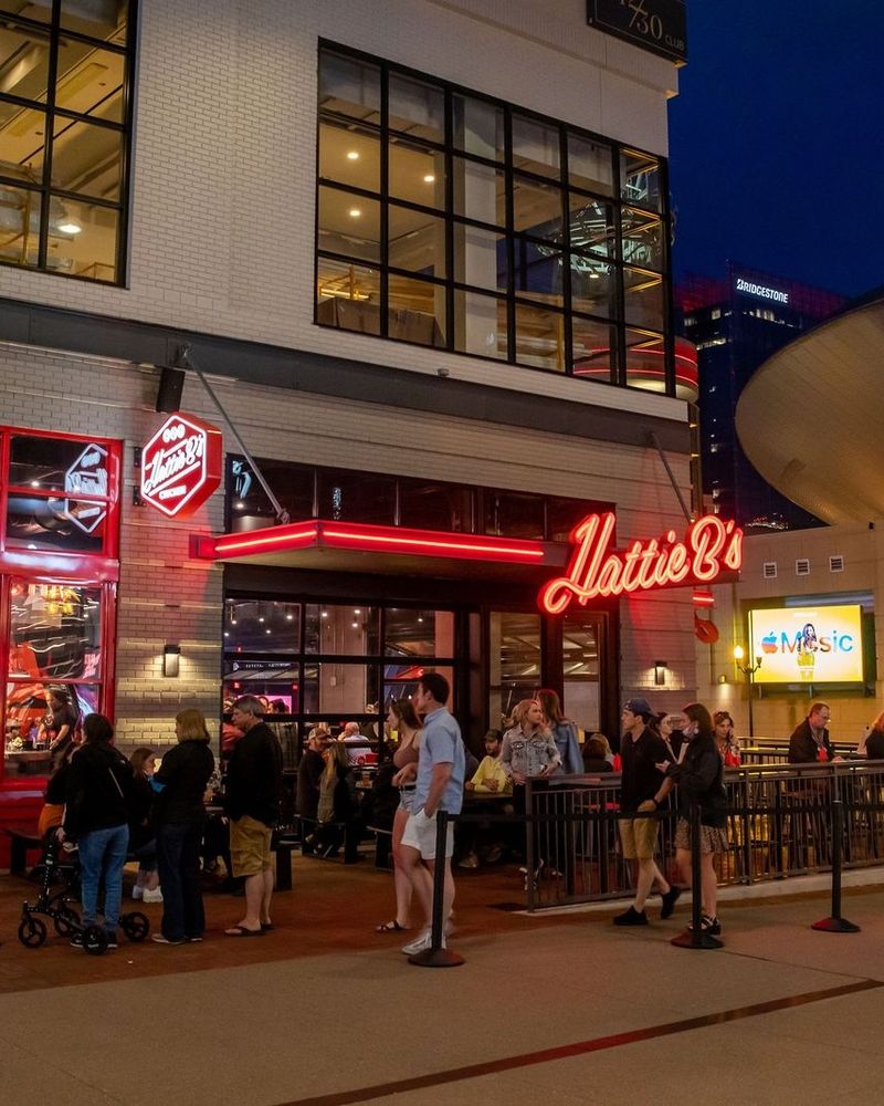 Hattie B's Hot Chicken - Nashville - Lower Broadway