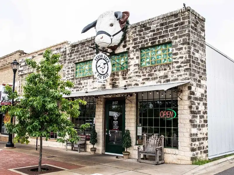 Texan Cafe & Pie Shop - Hutto