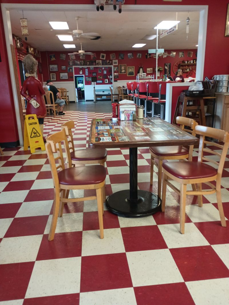 Hillview Family Diner & Ice Cream — Louisville