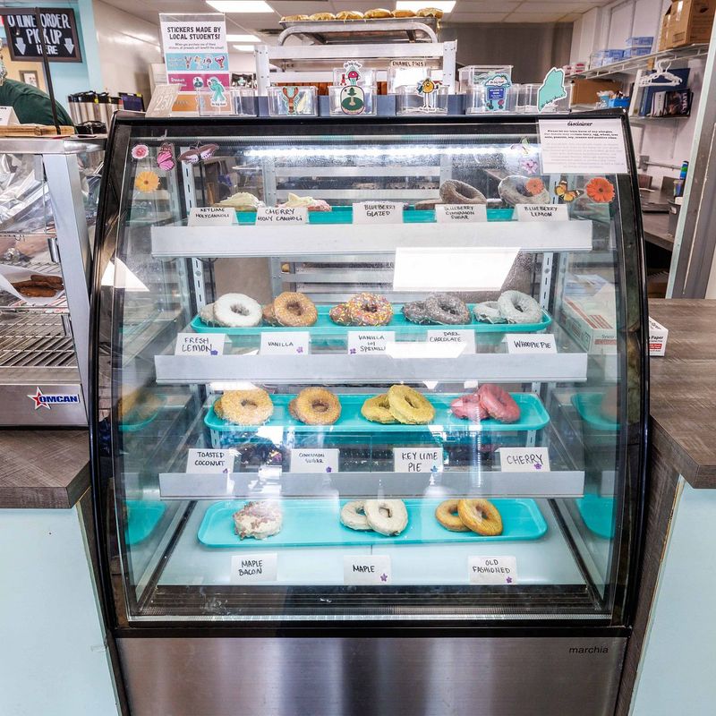 The Holy Donut (Bakery Counter) – Portland