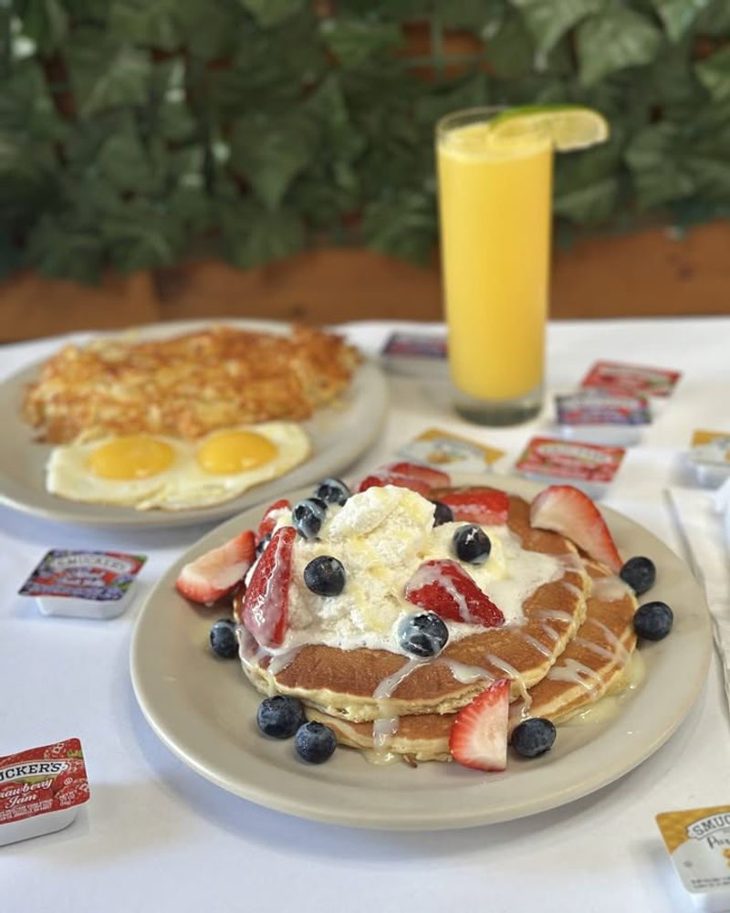 Dahlia Café—Liberty Hill