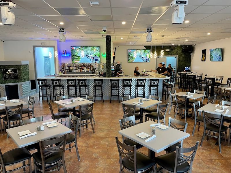 Mystic Lobster Roll Co - Naples, Vanderbilt Shoppes- Naples