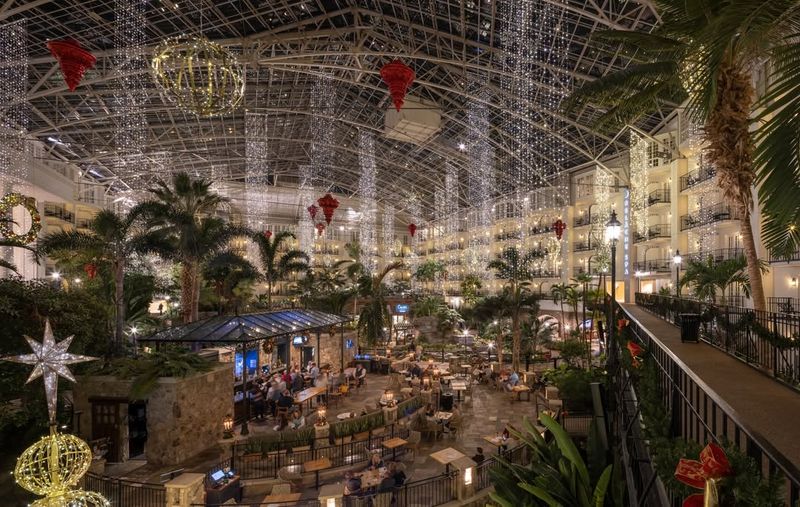 Gaylord Opryland’s “A Country Christmas”