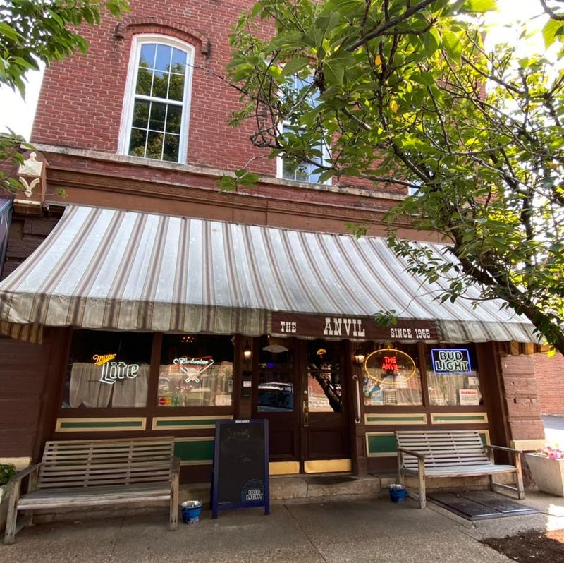 Anvil Restaurant & Saloon - Ste. Genevieve
