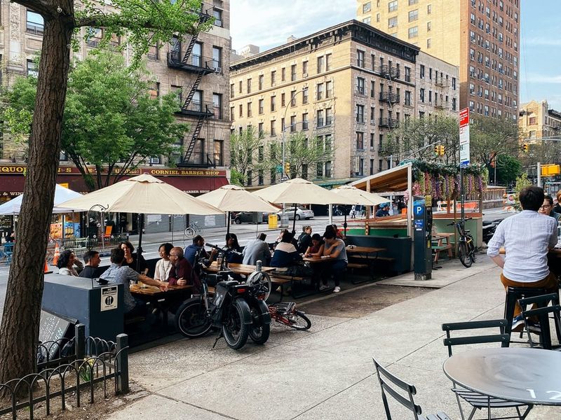 Architecture and the feel of place: pre-war buildings and close blocks