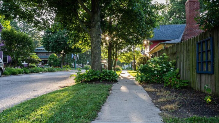 North of Indianapolis and tucked beside rolling woodlands is a small town with enough cafés and parks for a peaceful weekend