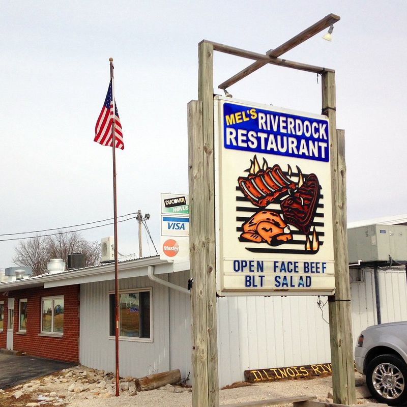Illinois Riverdock Restaurant