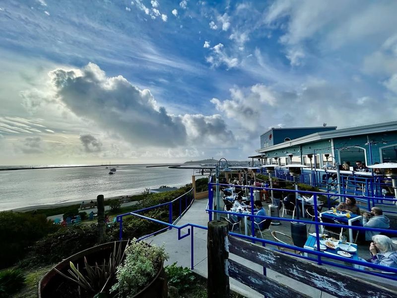 Sam’s Chowder House — Half Moon Bay (Highway 1)