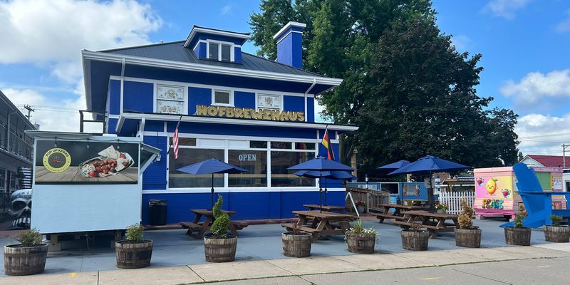 Hofbrewzhaus & Edelweiss Bier Garten ( Wisconsin Dells)
