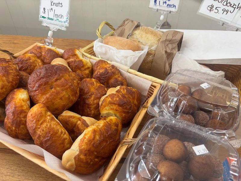 Buck’s Harbor Market