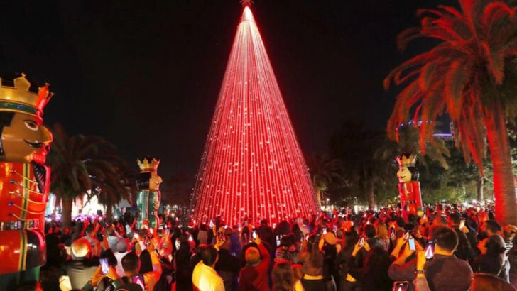 Orlando Celebrates the Holidays with 10 Family Outings Beyond the Theme Parks