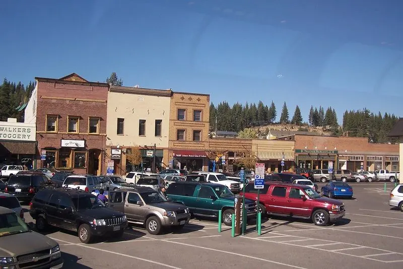 Small-Town Kindness: A Community that Cares