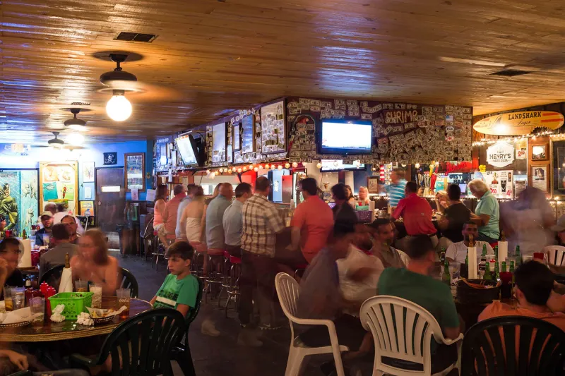 Live music, relaxed beach energy