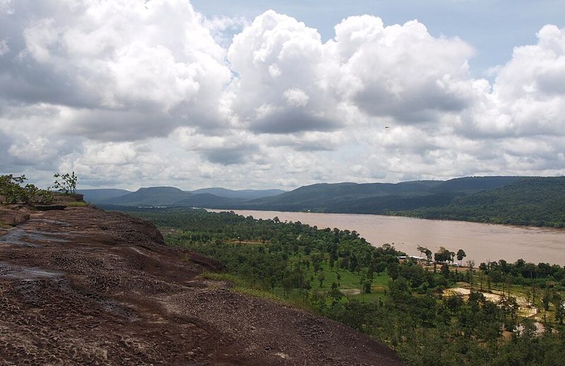 Pha Taem & Ubon Ratchathani Riverside Sites