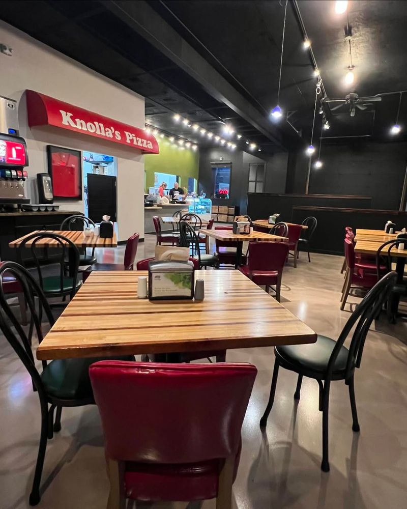 Knolla's Pizza Oldtown — Wichita