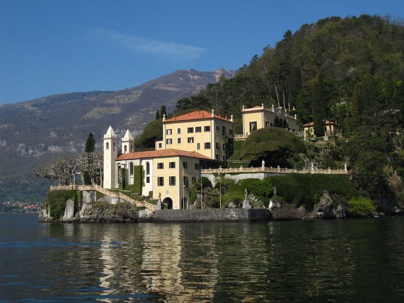 Villa del Balbianello, Lake Como, Italy (Naboo lakeside)