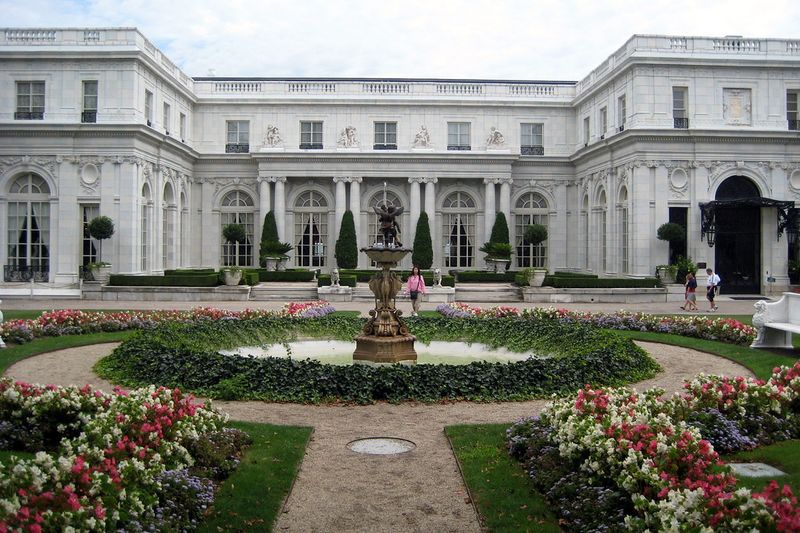 Newport Mansions