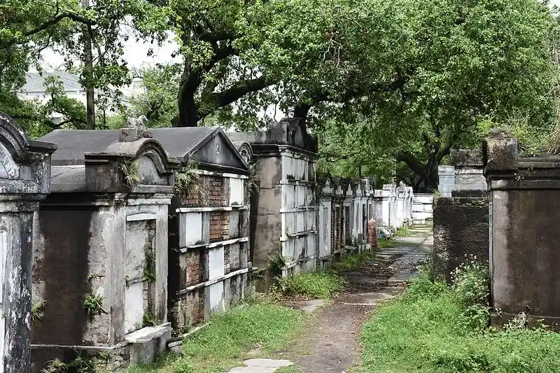 Garden District & Lafayette Cemetery No. 1