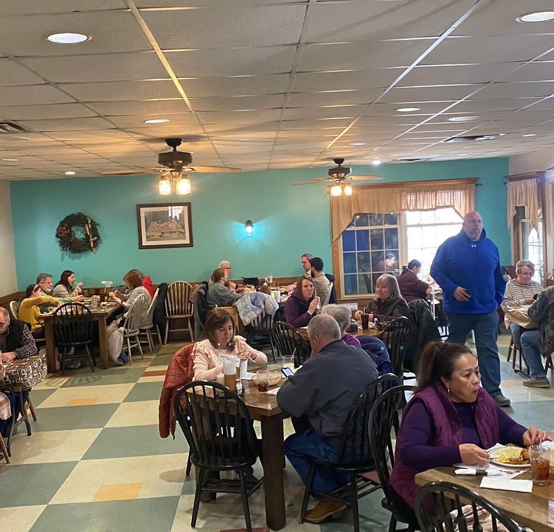 Atmosphere: Like Grandma’s Dining Room