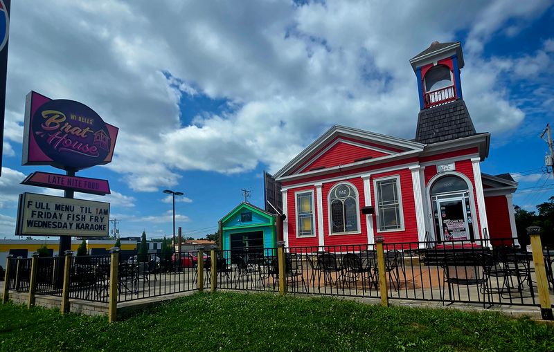 Brat House Grill (Lake Delton)