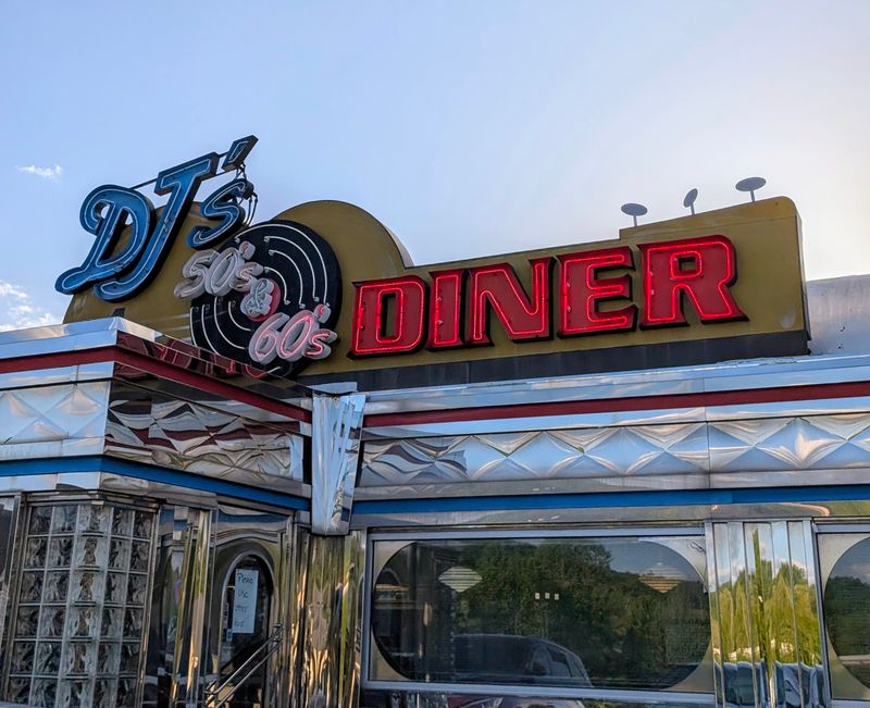 DJ’s 50’s & 60’s Diner — Fairmont