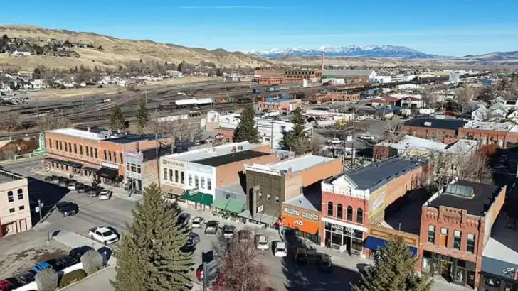 RV travelers helped revive these 12 small American towns that once saw little traffic
