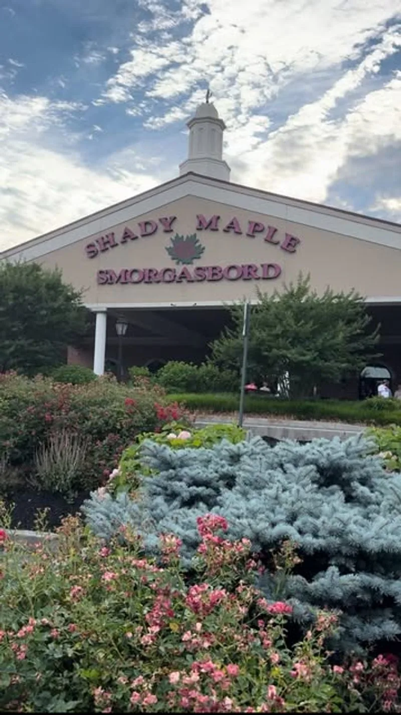 Shady Maple Smorgasbord - East Earl