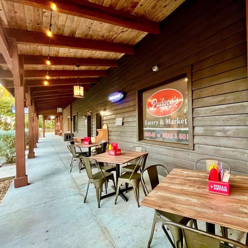 Pudgee’s Eatery & Market—Floral City