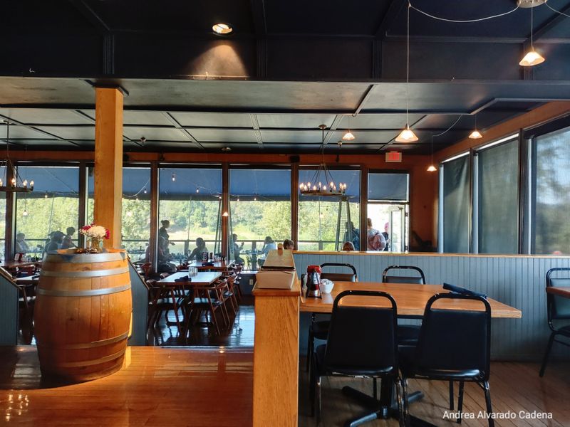 Rivershore Bar & Grill — Oregon City (Willamette River)