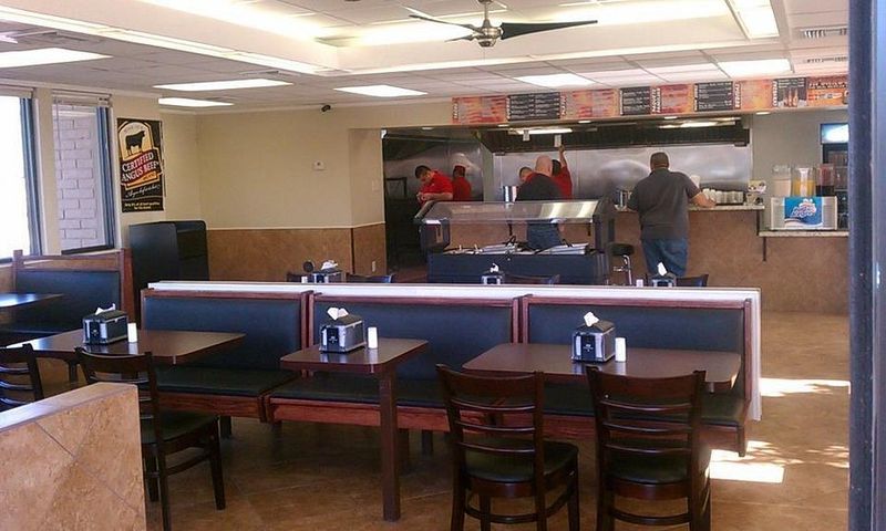 Speed, Price, and Portions: Built for Busy Evenings