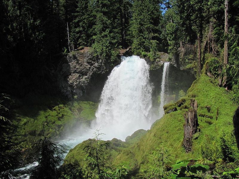 Sahalie Falls