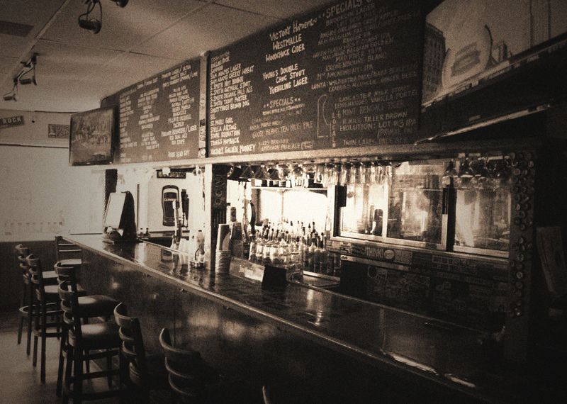 Arena’s Deli & Bar – Milford