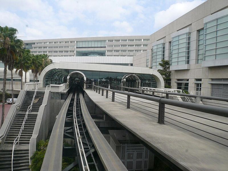 Orlando International Airport (MCO)