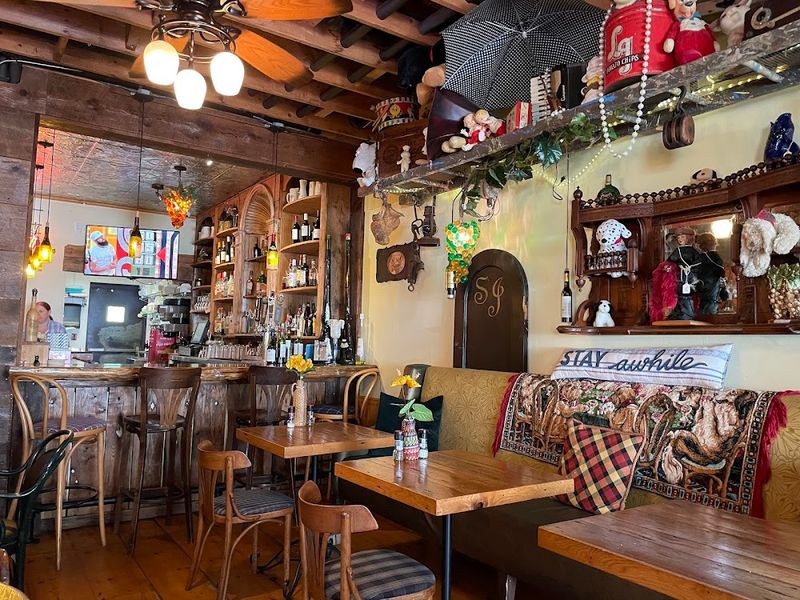 City Sliders Steakhouse at the Westlawn Inn