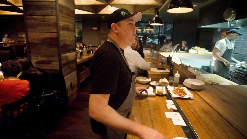 Service and Atmosphere: Precision with Warmth