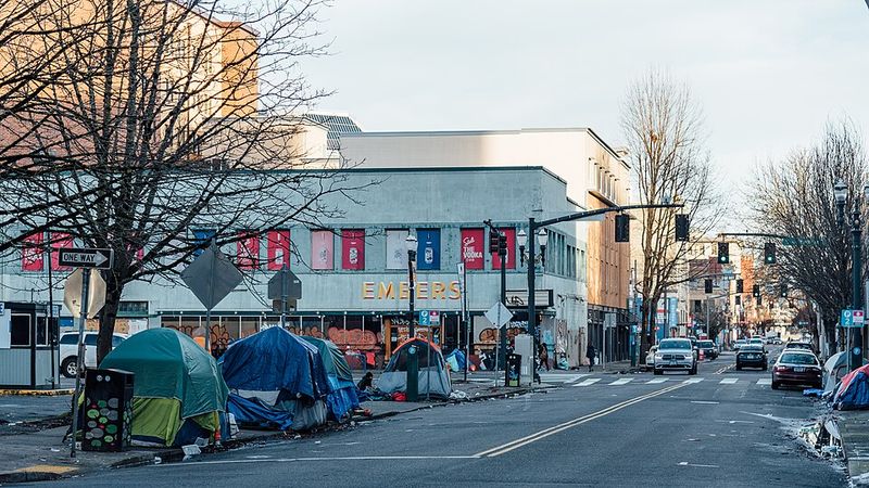 Portland (Oregon) — inner neighborhoods and riverfront areas