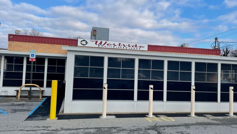 Ambiance: Old-School Diner, Milford Charm