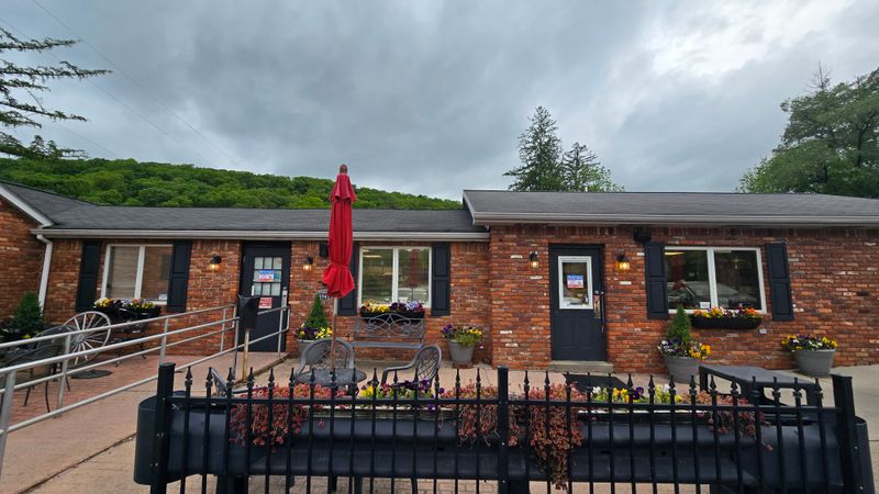 The Pie Shoppe — Laughlintown